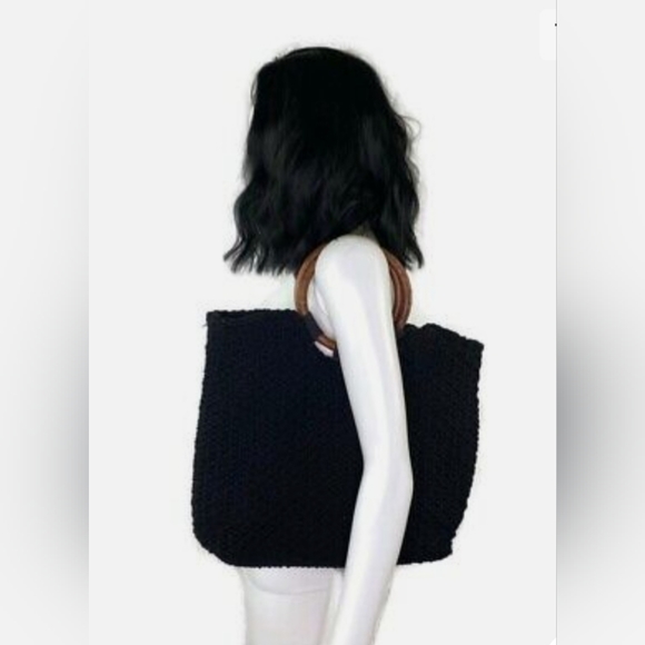 ❤️ NWT CIRCUS BY SAM EDELMAN BLACK CROCHET BAG WOODEN HANDLE PURSE - Picture 2 of 11